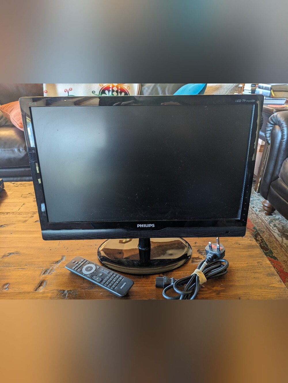 European PAL Philips LED TV Monitor 221TE2L with SCART, S-video